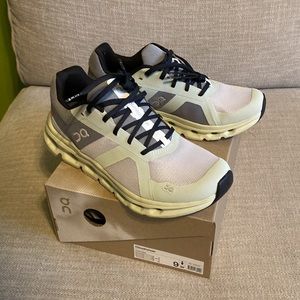 ON Cloudrunner tennis shoes Brand New in box Frost aloe sz W9
